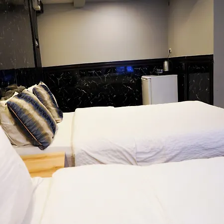 The Little Hotel 3*